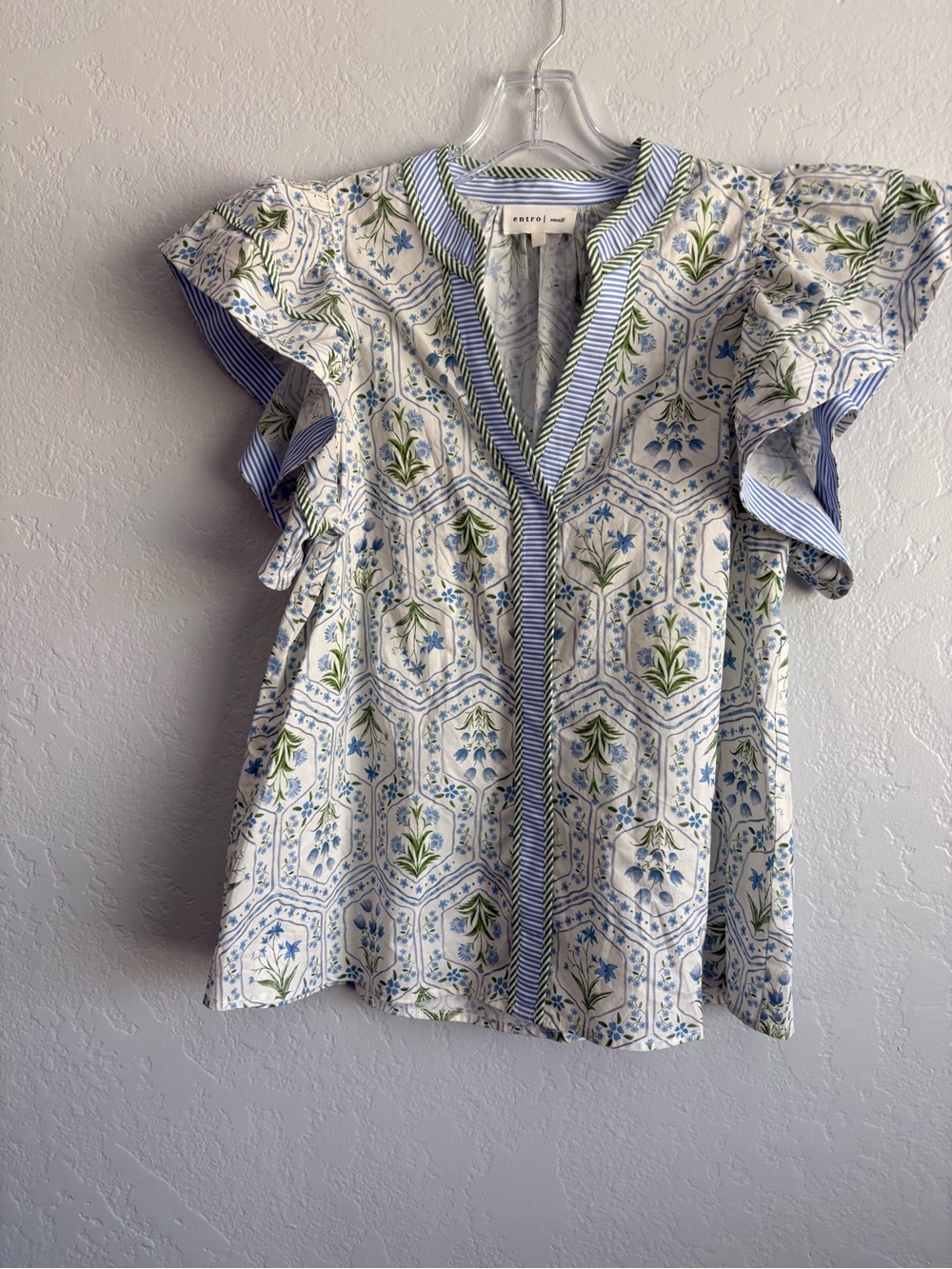 ❤️ New entro Blue, White & Green Floral Ruffle Sleeve Blouse